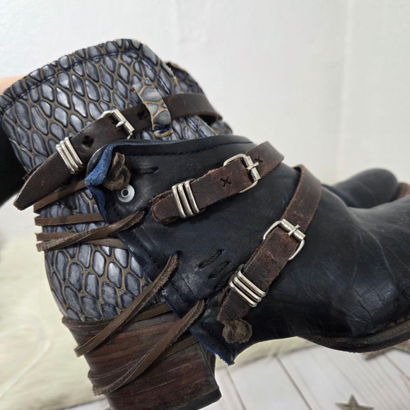 Freebird Crue Ankle boots navy multi dark blue strappy leather booties women's 7 - Picture 7 of 10